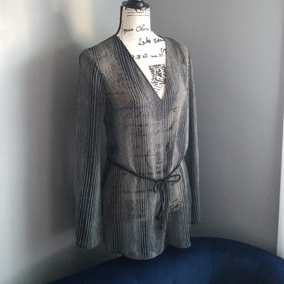 H & M  Black & White Chiffon Long  Slevees Blouse - Picture 2 of 6